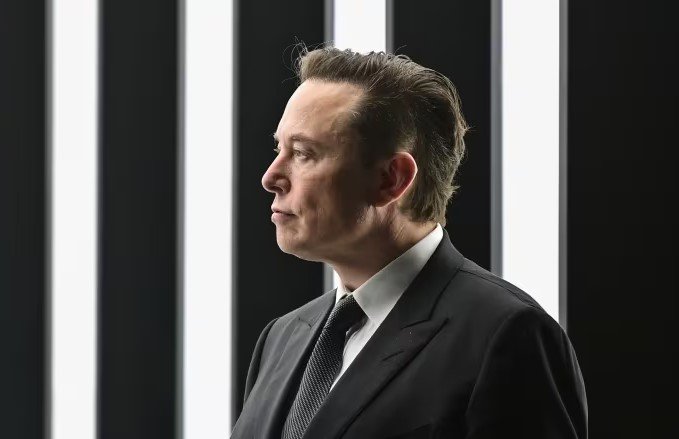 Elon Musk podczas otwarcia Tesla Gigafactory Berlin-Brandenburg (2022), fot. Patrick Pleul/The Associated Press